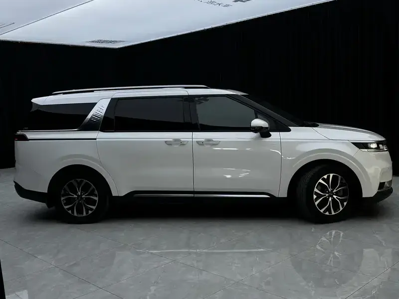 2021 Kia Carnival с пробегом 62 000 км