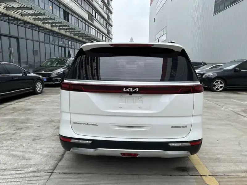 2021 Kia Carnival с пробегом 130 000 км