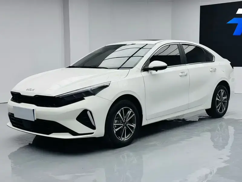 2023 Kia K3 с пробегом 25 000 км
