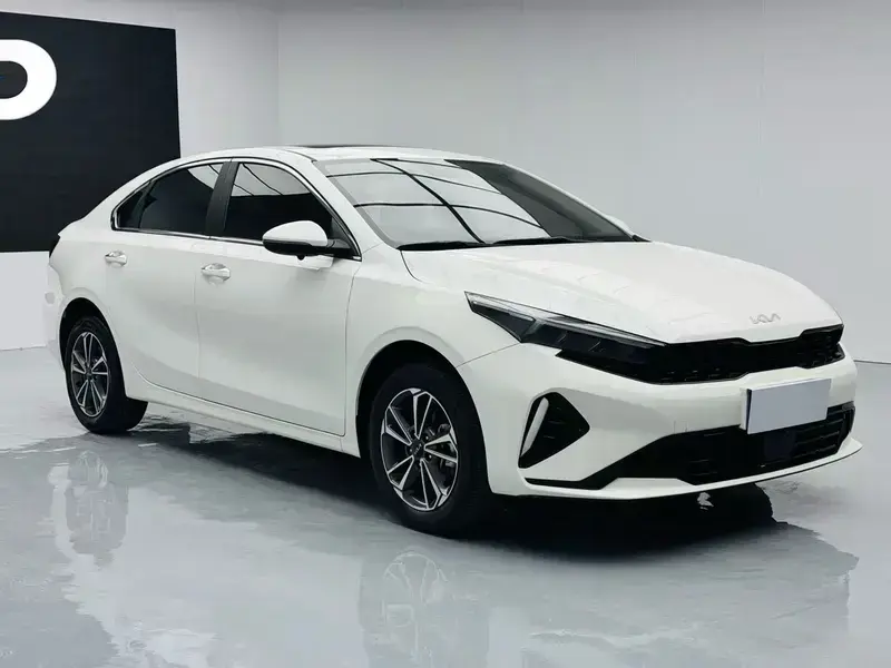 2023 Kia K3 с пробегом 25 000 км