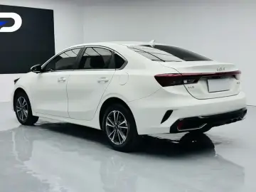 2023 Kia K3 с пробегом 25 000 км