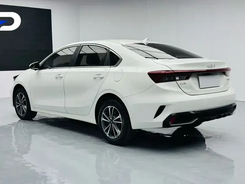 2023 Kia K3 с пробегом 25 000 км