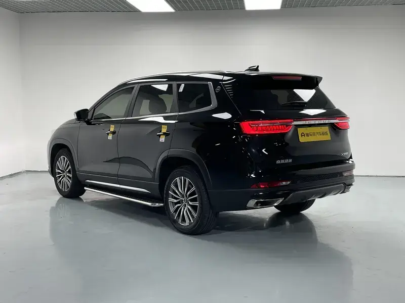 2024 JETOUR X95 с пробегом 6 600 км