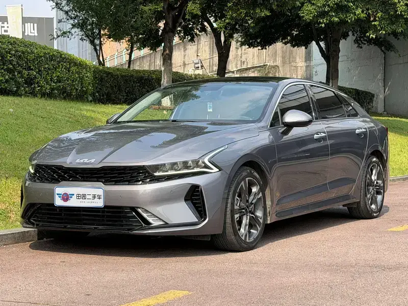 2021 Kia K5 с пробегом 48 000 км