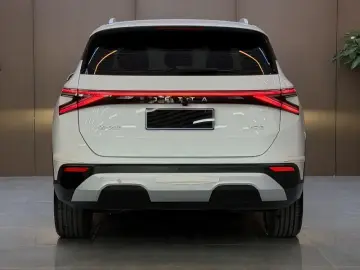2026 Jetta VS8 с пробегом 4 700 км