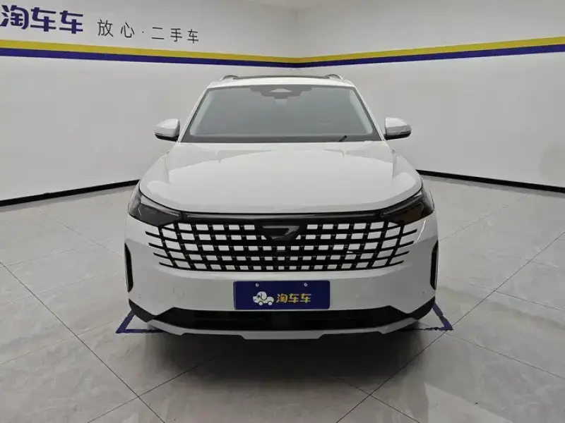 2026 Jetta VS8 с пробегом 4 000 км