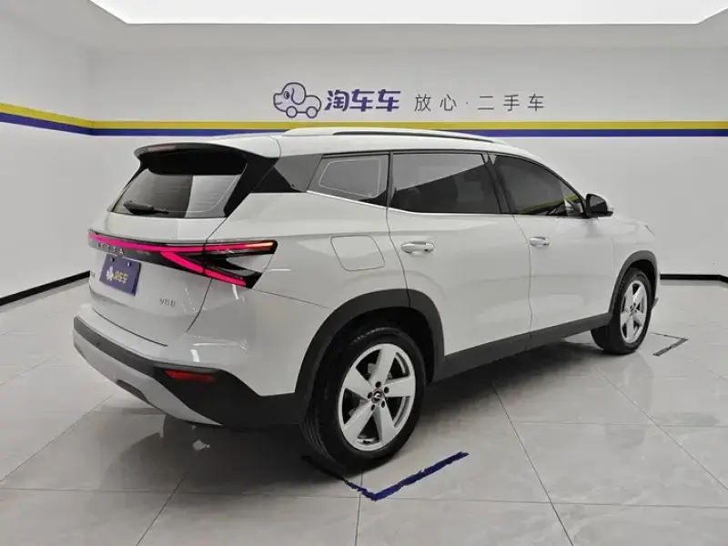 2026 Jetta VS8 с пробегом 4 000 км