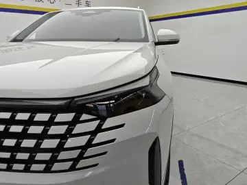 2026 Jetta VS8 с пробегом 4 000 км