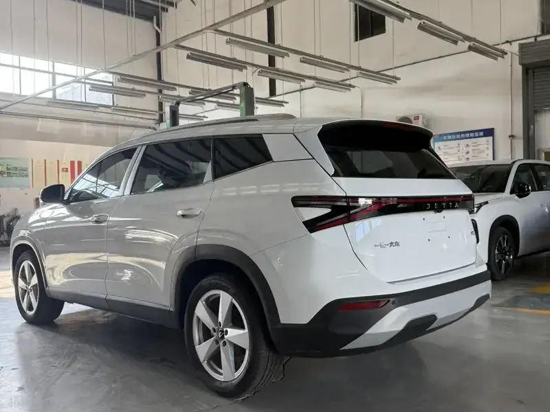 2026 Jetta VS8 с пробегом 100 км