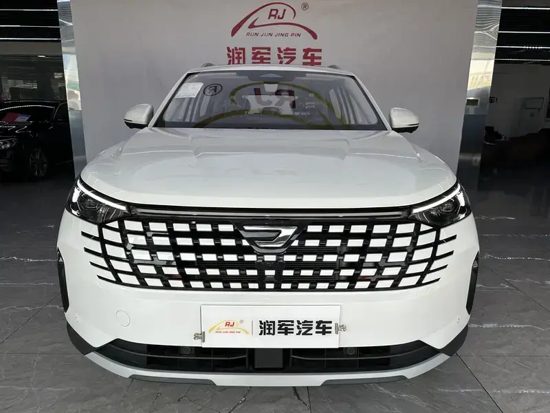 2026 Jetta VS8 с пробегом 100 км
