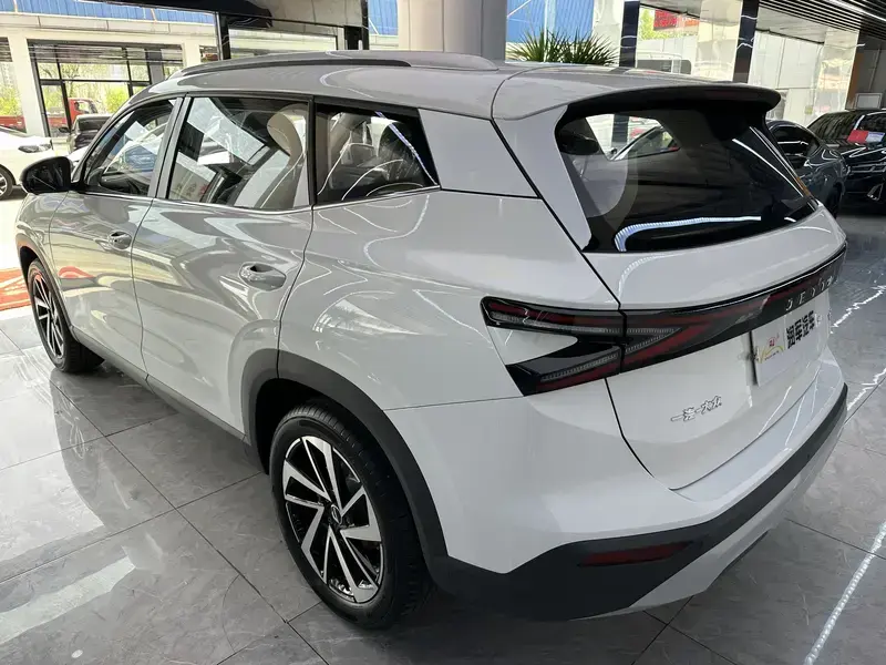 2026 Jetta VS8 с пробегом 100 км