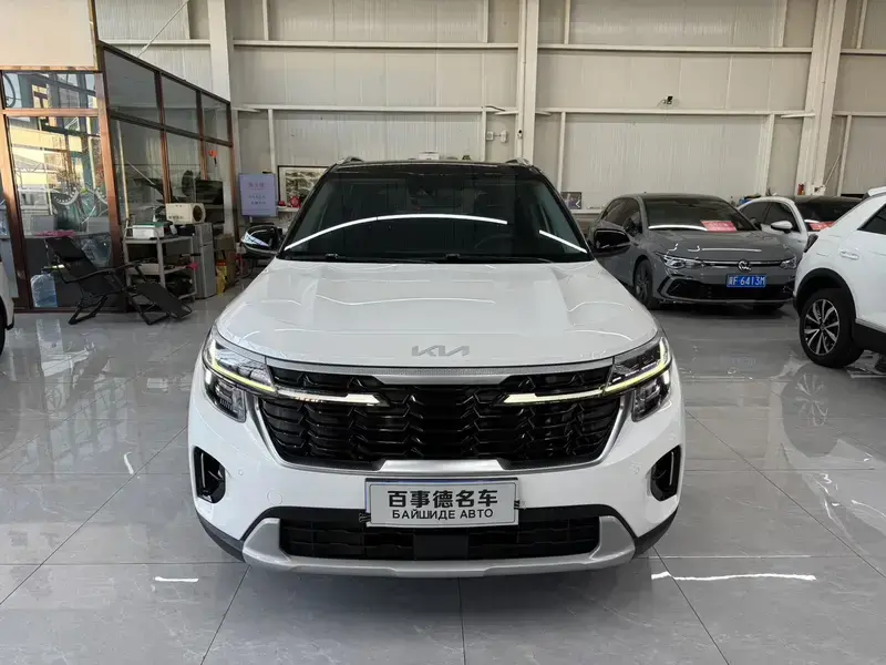 2023 Kia Seltos с пробегом 17 000 км