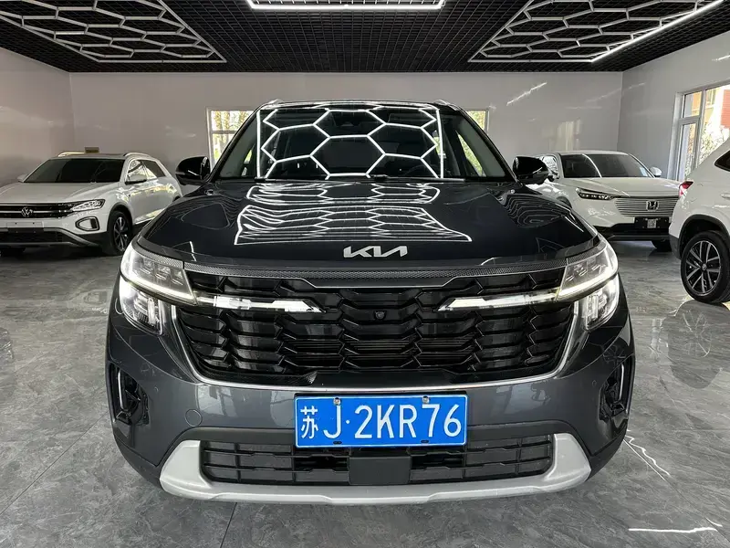 2023 Kia Seltos с пробегом 25 000 км