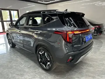 2023 Kia Seltos с пробегом 25 000 км