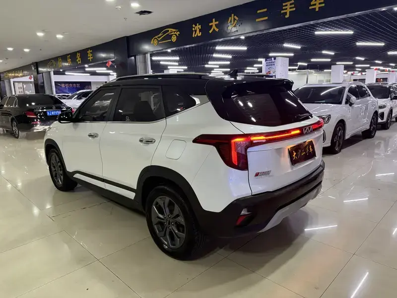 2023 Kia Seltos с пробегом 37 800 км