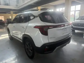 2023 Kia Seltos с пробегом 29 000 км