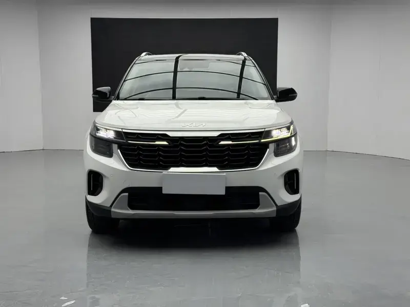 2023 Kia Seltos с пробегом 8 000 км