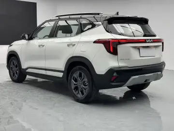 2023 Kia Seltos с пробегом 8 000 км