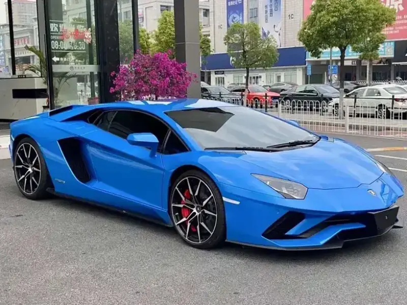 2017 Lamborghini Aventador с пробегом 10 000 км