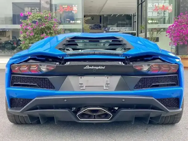 2017 Lamborghini Aventador с пробегом 10 000 км