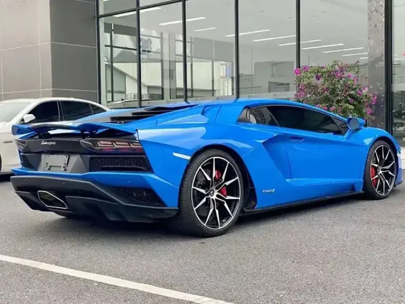 2017 Lamborghini Aventador с пробегом 10 000 км