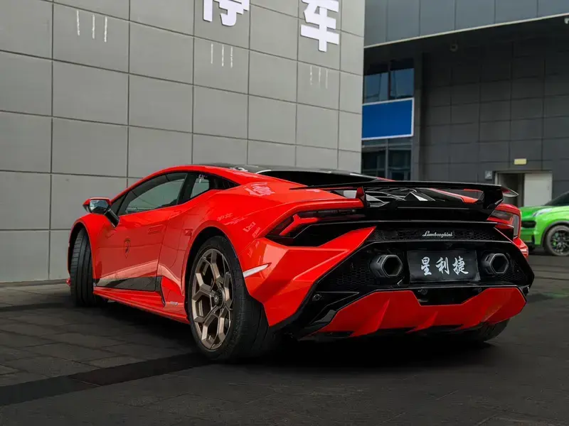 2023 Lamborghini Huracán с пробегом 11 000 км