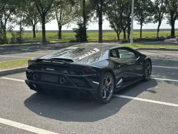 2020 Lamborghini Huracán с пробегом 8 000 км