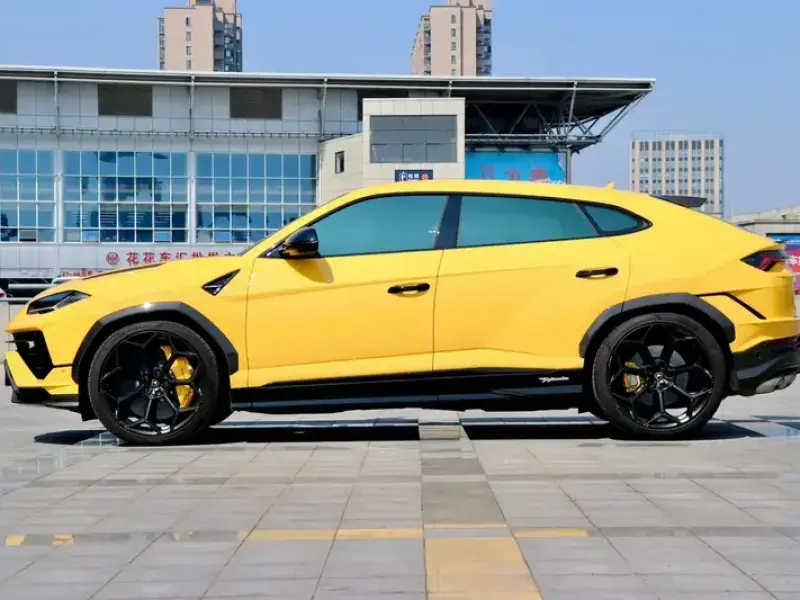 2022 Lamborghini Urus с пробегом 20 000 км