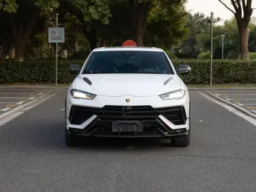2022 Lamborghini Urus с пробегом 16 000 км