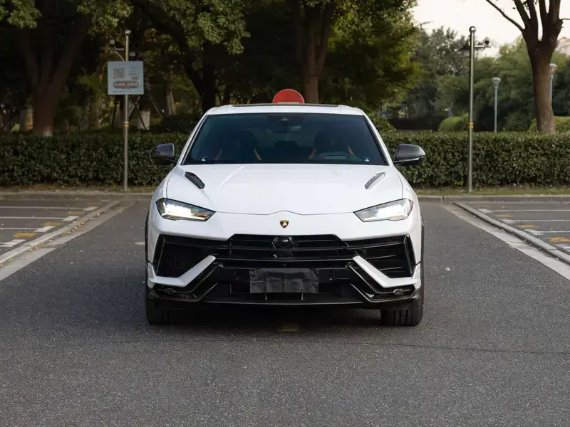 2022 Lamborghini Urus с пробегом 16 000 км