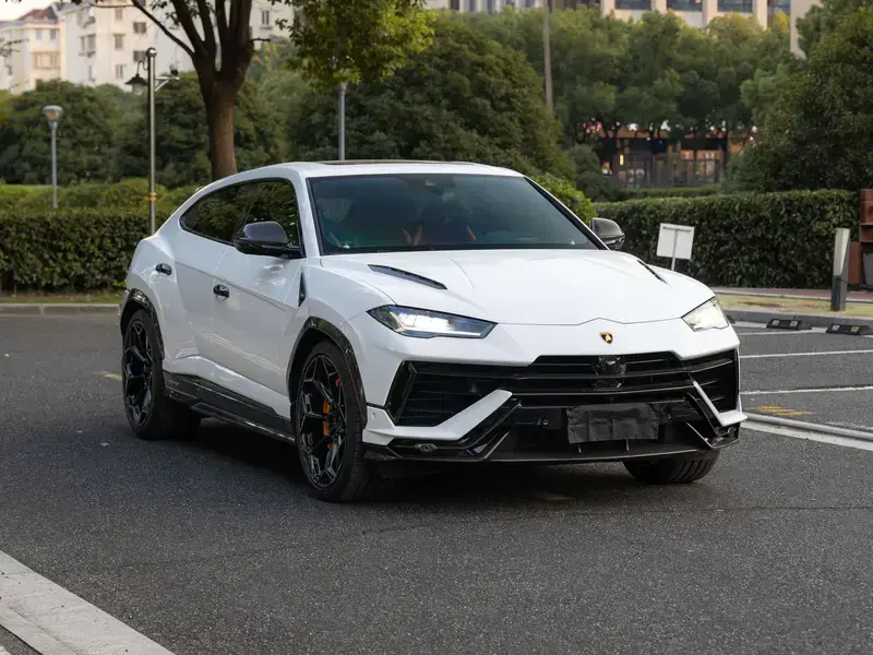 2022 Lamborghini Urus с пробегом 16 000 км