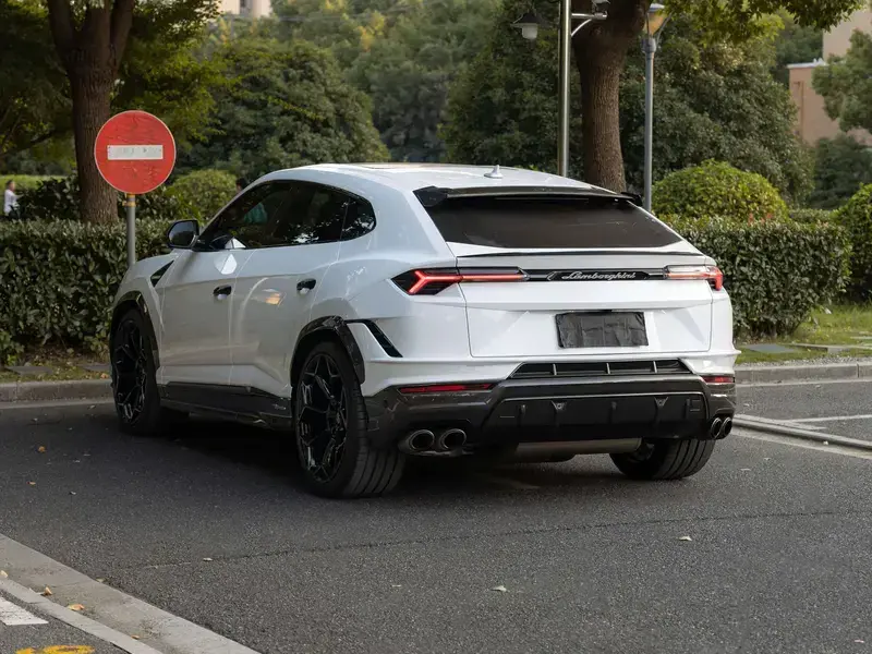 2022 Lamborghini Urus с пробегом 16 000 км