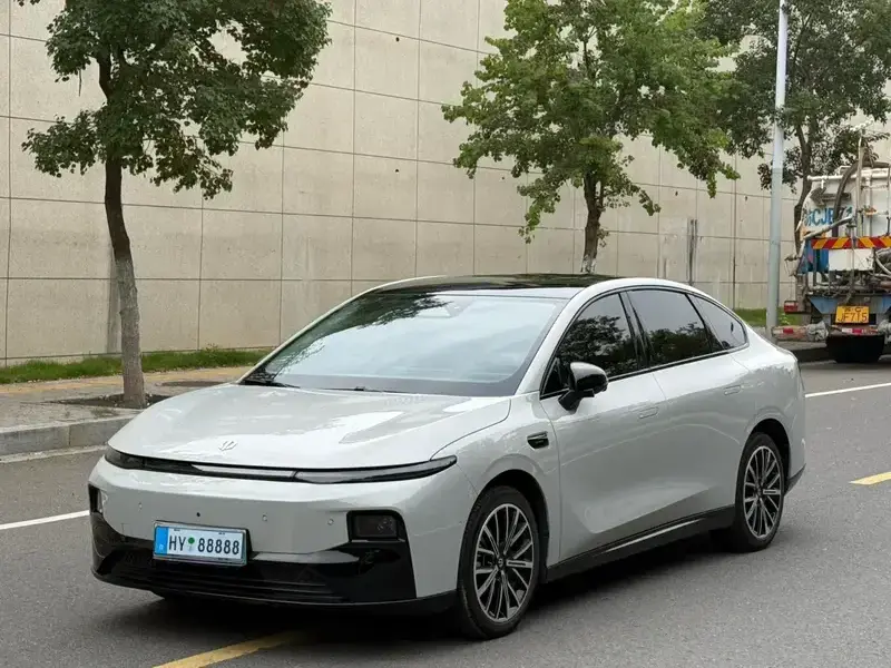 2025 Leapmotor B01 с пробегом 22 000 км