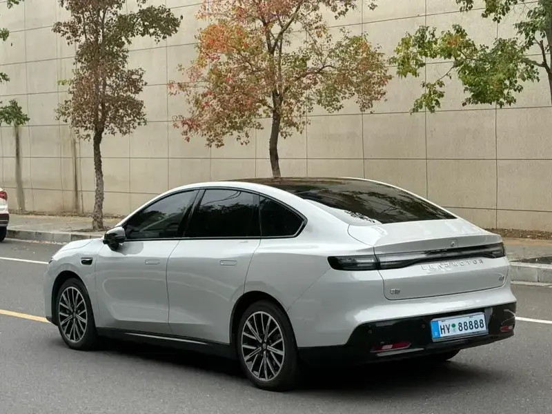 2025 Leapmotor B01 с пробегом 22 000 км