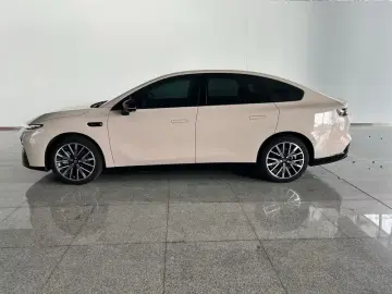 2025 Leapmotor B01 с пробегом 27 000 км