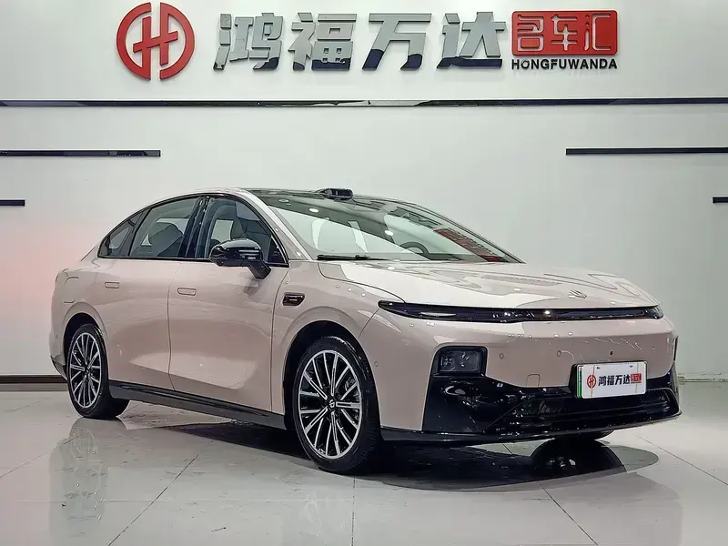 2025 Leapmotor B01 с пробегом 3 800 км
