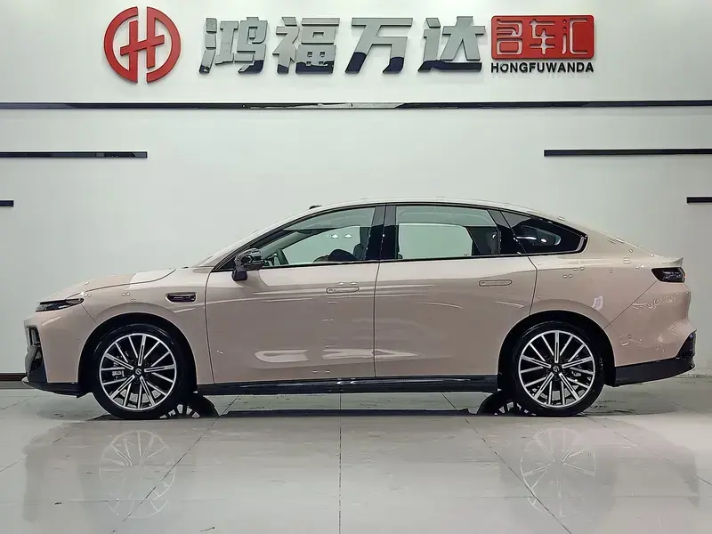 2025 Leapmotor B01 с пробегом 3 800 км