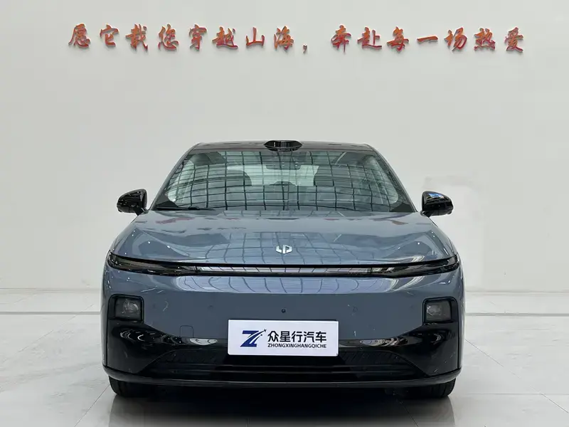 2025 Leapmotor B01 с пробегом 19 000 км
