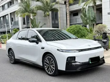2025 Leapmotor B01 с пробегом 11 000 км