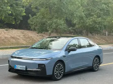 2025 Leapmotor B01 с пробегом 13 000 км