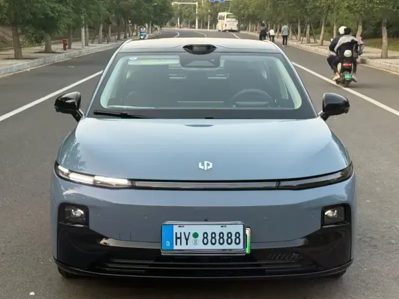 2025 Leapmotor B01 с пробегом 13 000 км