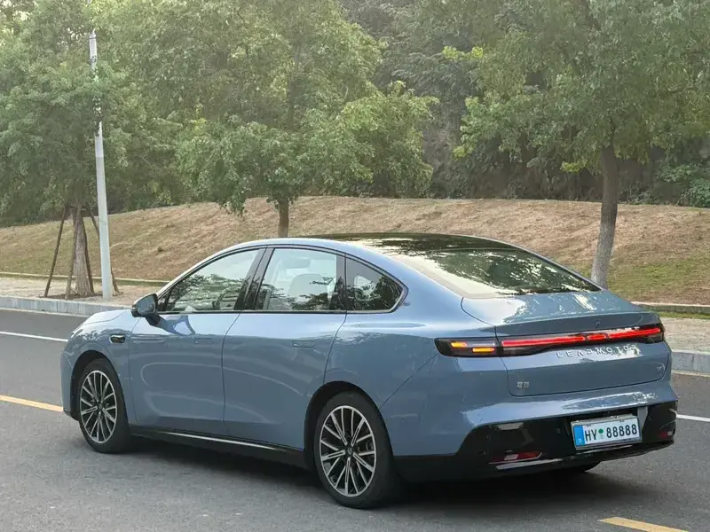 2025 Leapmotor B01 с пробегом 13 000 км