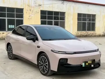 2025 Leapmotor B01 с пробегом 9 000 км