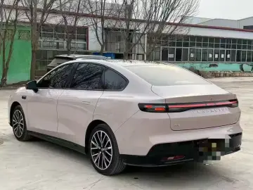 2025 Leapmotor B01 с пробегом 9 000 км