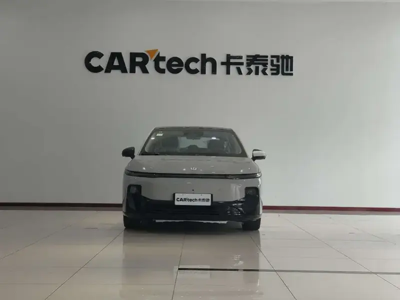2025 Leapmotor B01 с пробегом 100 км