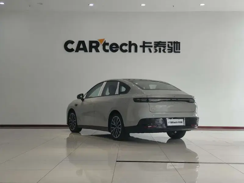2025 Leapmotor B01 с пробегом 100 км