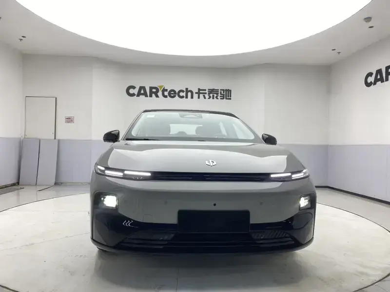 2025 Leapmotor B01 с пробегом 100 км