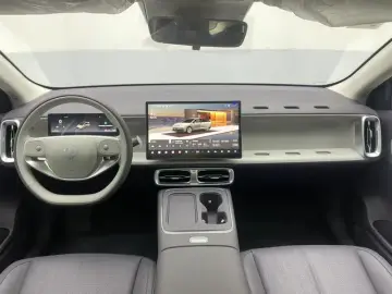 2025 Leapmotor B01 с пробегом 100 км