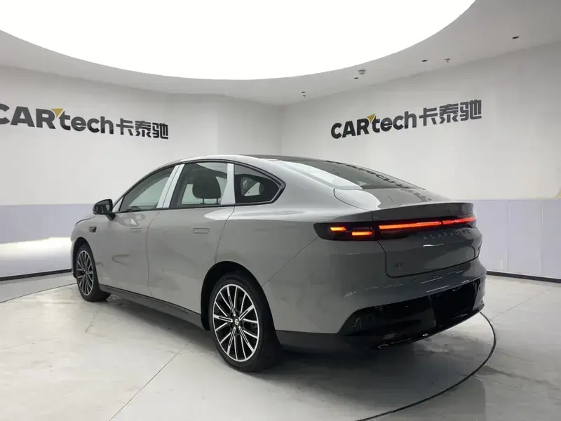 2025 Leapmotor B01 с пробегом 100 км