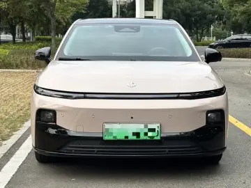 2025 Leapmotor B01 с пробегом 39 800 км